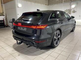 uszkodzony samochody osobowe Audi A6 avant A6 e-tron Avant performance S line AHK/360/Navi 2025/3