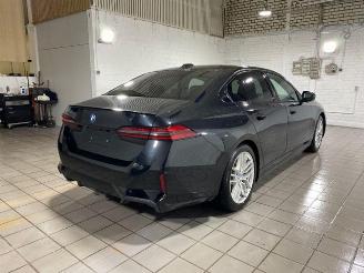 krockskadad bil auto BMW i5 eDrive40 M Sport Pro HUD/360/H&K/NAVI 2024/9