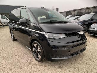 Vaurioauto  passenger cars Volkswagen Transporter  2025/10