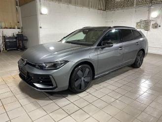 Volkswagen Passat Var. 1.5 e-Hybrid R-Line Leder/HUD/Pano picture 2