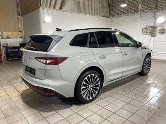 krockskadad bil auto Skoda Enyaq RS 4x4 250kW HUD/PANO/360/NAVI 2025/12