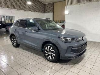 Damaged car Volkswagen Tiguan 1.5 eTSI DSG Life 2025/11