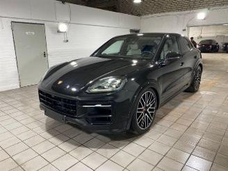 Damaged car Porsche Cayenne S E-Hybrid Coupe CHRONO/PANO/HUD/360 2024/12
