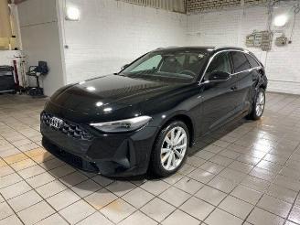 uszkodzony samochody osobowe Audi A5 Avant TFSI e-hybrid quattro 220 kW KAM/NAVI 2025/12