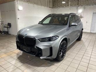 krockskadad bil auto BMW X5 xDrive40d M Sport Pro PANO/HUD/360/AHK/H&K 2024/7