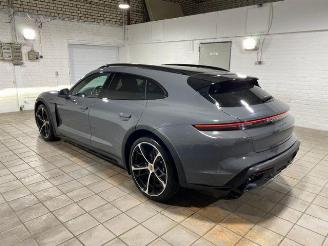 damaged passenger cars Porsche Taycan 4S Cross Turismo CHRONO/PANO/HUD/360/BOSE 2024/12