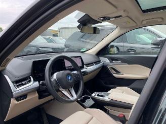 BMW iX1 xDrive30 X Line PANO/HUD/AHK/360/H&K/NAVI picture 17