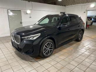 BMW iX1 eDrive20 M Sport KAM/H&K picture 3