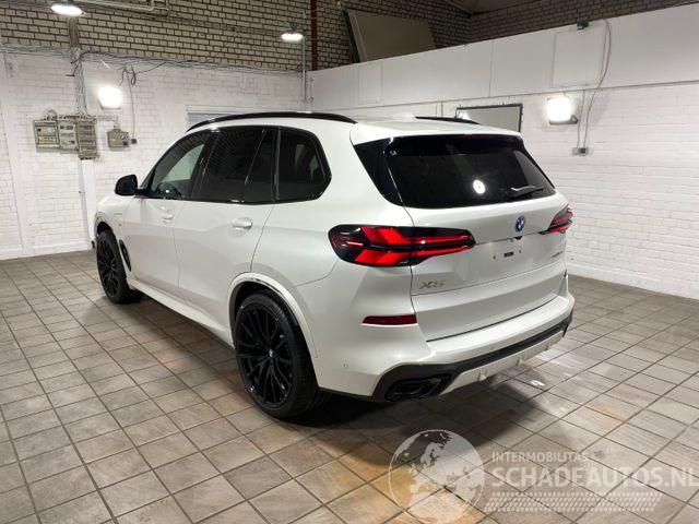 BMW X5 xDrive50e M Sport Pro PANO/HUD/AHK/H&K/360