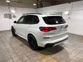 krockskadad bil auto BMW X5 xDrive50e M Sport Pro PANO/HUD/AHK/H&K/360 2025/9