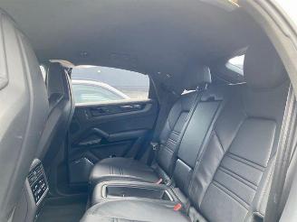 Porsche Cayenne Coupe Turbo E-Hybrid mit GT-Paket HUD picture 15
