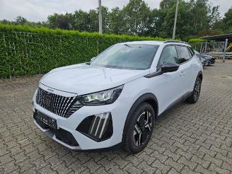 Damaged car Peugeot 2008  2024/10