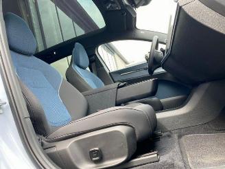 Volvo EX30 Ultra AWD Performance PANO/360/H&K/NAVI picture 18
