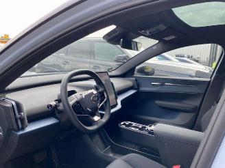 Volvo EX30 Ultra AWD Performance PANO/360/H&K/NAVI picture 13