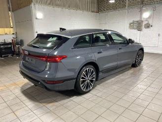 krockskadad bil auto Audi A6 avant A6 e-tron Avant Performance AHK/360/NAVI 2025/7