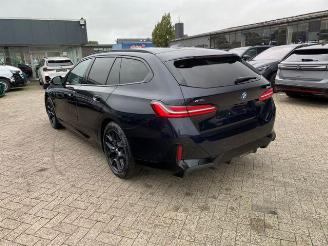 krockskadad bil auto BMW 5-serie  2025/10