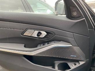 BMW M3 Competition HUD/360/H&K/NAVI picture 23