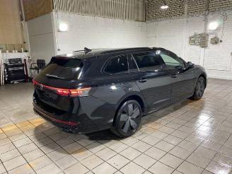 Volkswagen Passat Variant 1.5 TSI e-Hybrid R-Line HUD/360 picture 3