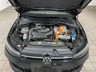 Volkswagen Passat Variant 1.5 TSI e-Hybrid R-Line HUD/360 picture 11