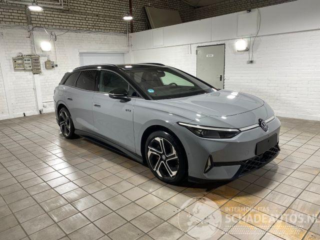 Volkswagen ID.7 Tourer GTX 4Motion PANO/HUD/AHK/360/H&K