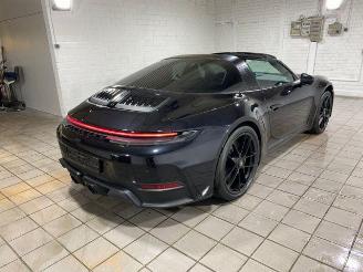 Unfallwagen Porsche 911 Targa 4 GTS T-Hybrid PCCB/LIFT/NACHTSICHT 2024/11