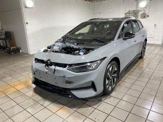 krockskadad bil auto Volkswagen ID.7 Tourer Pro HUD/AHK/360/NAVI 2025/7
