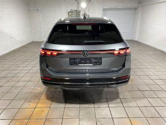 Volkswagen Passat Variant 1.5 TSI e-Hybrid Elegance AHK/360 picture 11