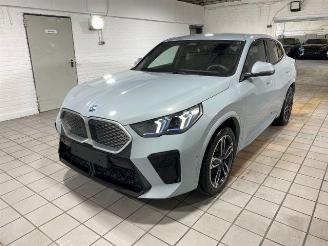 krockskadad bil auto BMW iX2 eDrive20 M Sport KAM 2025/8