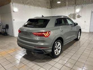 Damaged car Audi Q3 35 TDI S line KAM/NAVI 2025/8