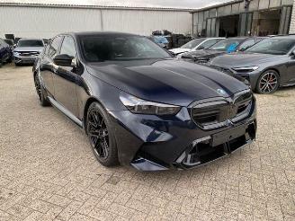 Coche accidentado BMW M5 Limousine PANO/HUD/AHK/360/B&W/NAVI 2026/3