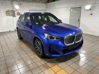 Unfallwagen BMW iX1 eDrive20 M Sport HUD/AHK/360/H&K/NAVI 2025/12