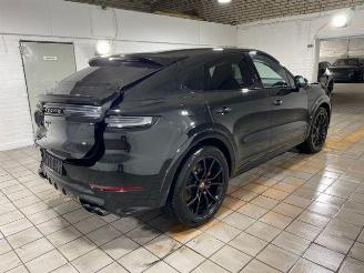 Porsche Cayenne S E-Hybrid Coupe CHRONO/PANO/HUD/AHK/360 picture 3