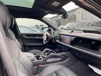 Porsche Cayenne E-Hybrid CHRONO/PANO/HUD/360/AHK/NAVI picture 19