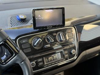 Volkswagen Up! 1.0 High-Up! Pano NAVI Cruise PDC NAP picture 23