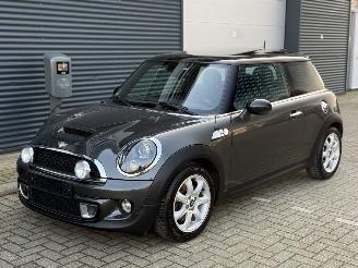 krockskadad bil auto Mini Cooper S 1.6 Unieke Km stand Pano Cruise Leder Navi Clima 2011/5