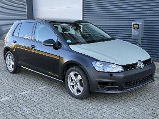 krockskadad bil auto Volkswagen Golf Lounge|Clima|Cruise|Stoelverwarming| 2015/9