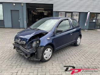 Salvage car Toyota Yaris Yaris (P1), Hatchback, 1999 / 2005 1.3 16V VVT-i 2000/1