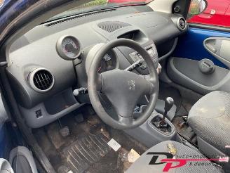 Peugeot 107 107, Hatchback, 2005 / 2014 1.0 12V picture 11
