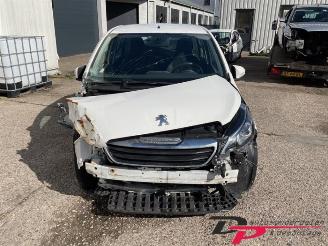 Peugeot 108 108, Hatchback, 2014 1.0 12V picture 2