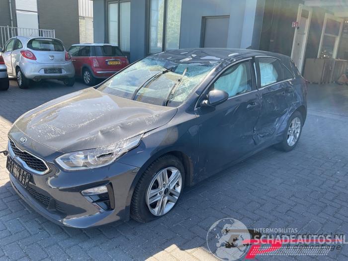 Kia Cee d Ceed (CDB5/CDBB), Hatchback 5-drs, 2018 1.0i T-GDi 12V