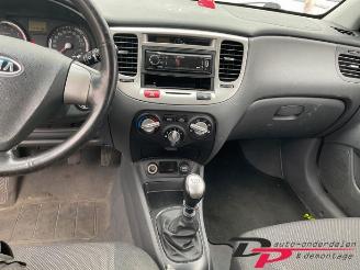 Kia Rio Rio II (DE), Hatchback, 2005 / 2011 1.4 16V picture 7