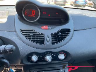 Renault Twingo Twingo II (CN), Hatchback 3-drs, 2007 / 2014 1.2 16V picture 13