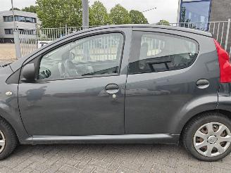 Peugeot 107  picture 3