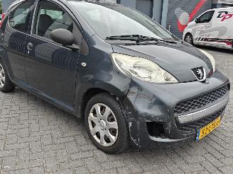 Peugeot 107  picture 12