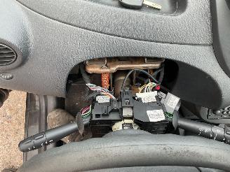 Renault Twingo Airco 1.2 Benzine picture 12