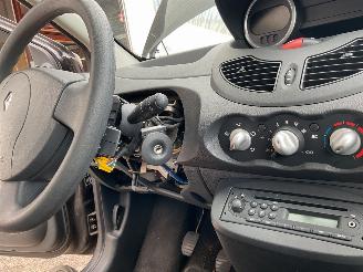 Renault Twingo Airco 1.2 Benzine picture 11