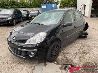 Vrakbiler auto Renault Clio Clio III (BR/CR), Hatchback, 2005 / 2014 1.2 16V 75 2008/5