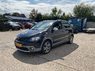 krockskadad bil auto Volkswagen Golf plus Cross Airco 2011/9