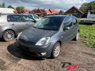 Vrakbiler auto Ford Fiesta Fiesta 5 (JD/JH), Hatchback, 2001 / 2009 1.4 16V 2005/9