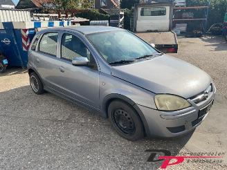 Coche siniestrado Opel Corsa Corsa C (F08/68), Hatchback, 2000 / 2009 1.3 CDTi 16V 2005/10